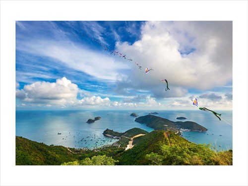 Photo on Nam Du archipelago by Hoang Thi Huyen Nguyen Dinh Hau's wining picture Photo on Ca Ong (whale) worship by Pham Ngoc Hoang Photo of Nha Trang by Vu Ngoc Hoang